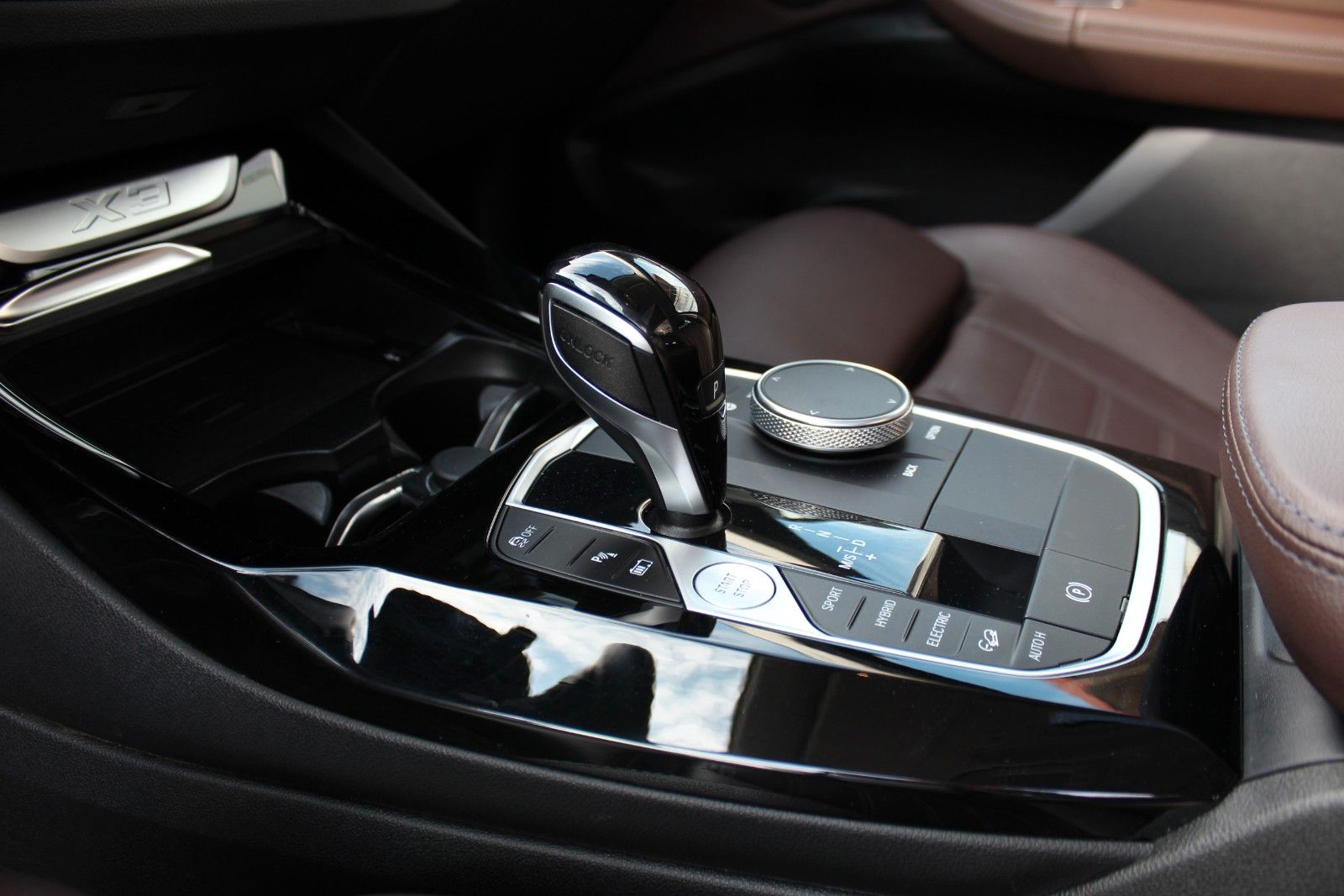 BMW X3 xDrive 30 e Laser Pano ACC HuD AHK Live-C. + foto 17