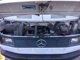 Mercedes-Benz Mercedes 210D - Mercedes-Benz: 210d
