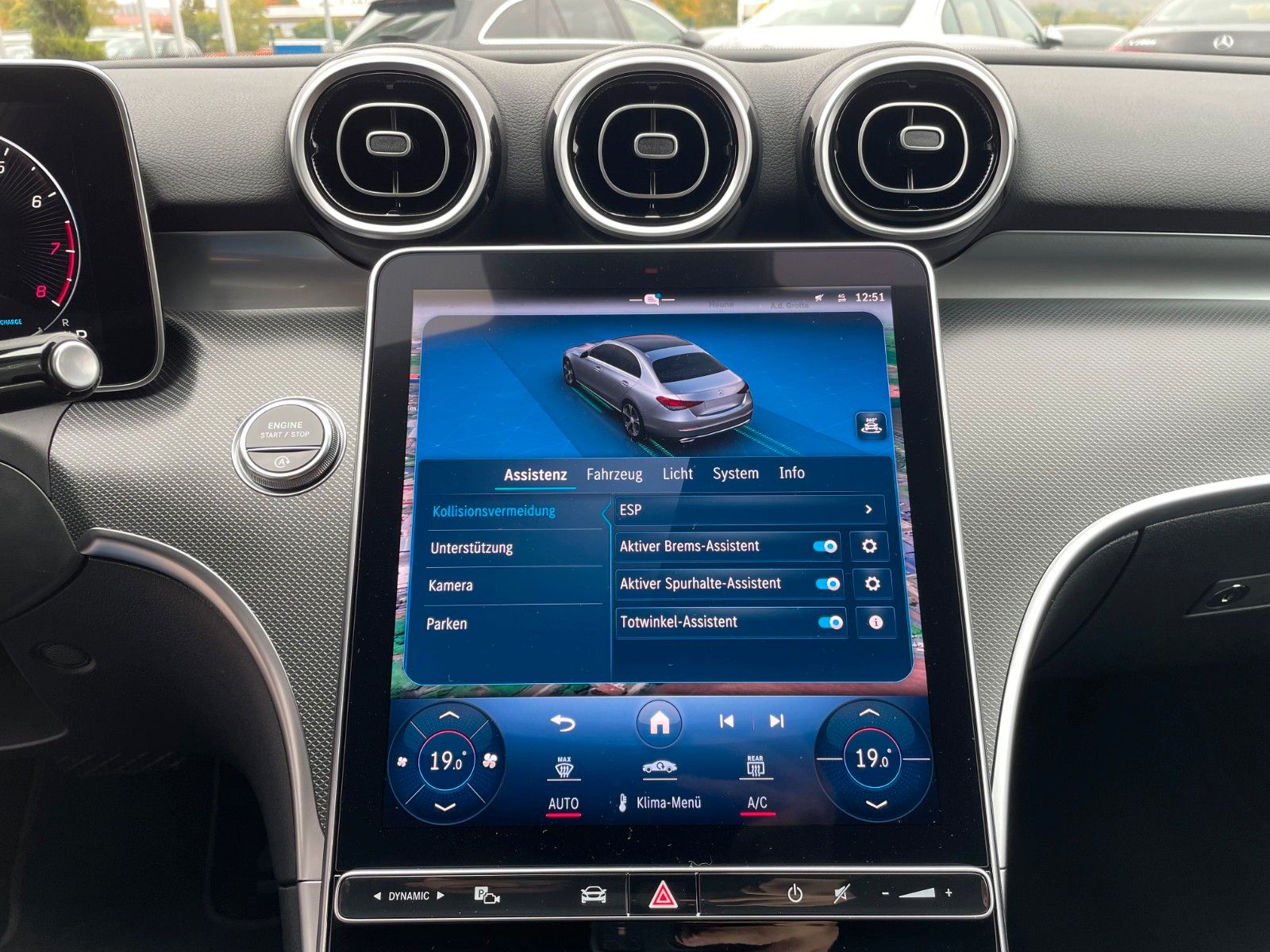 Fahrzeugabbildung Mercedes-Benz C 180 AVANTGARDE R-Kamera+AHK+TOTW+Ambiente