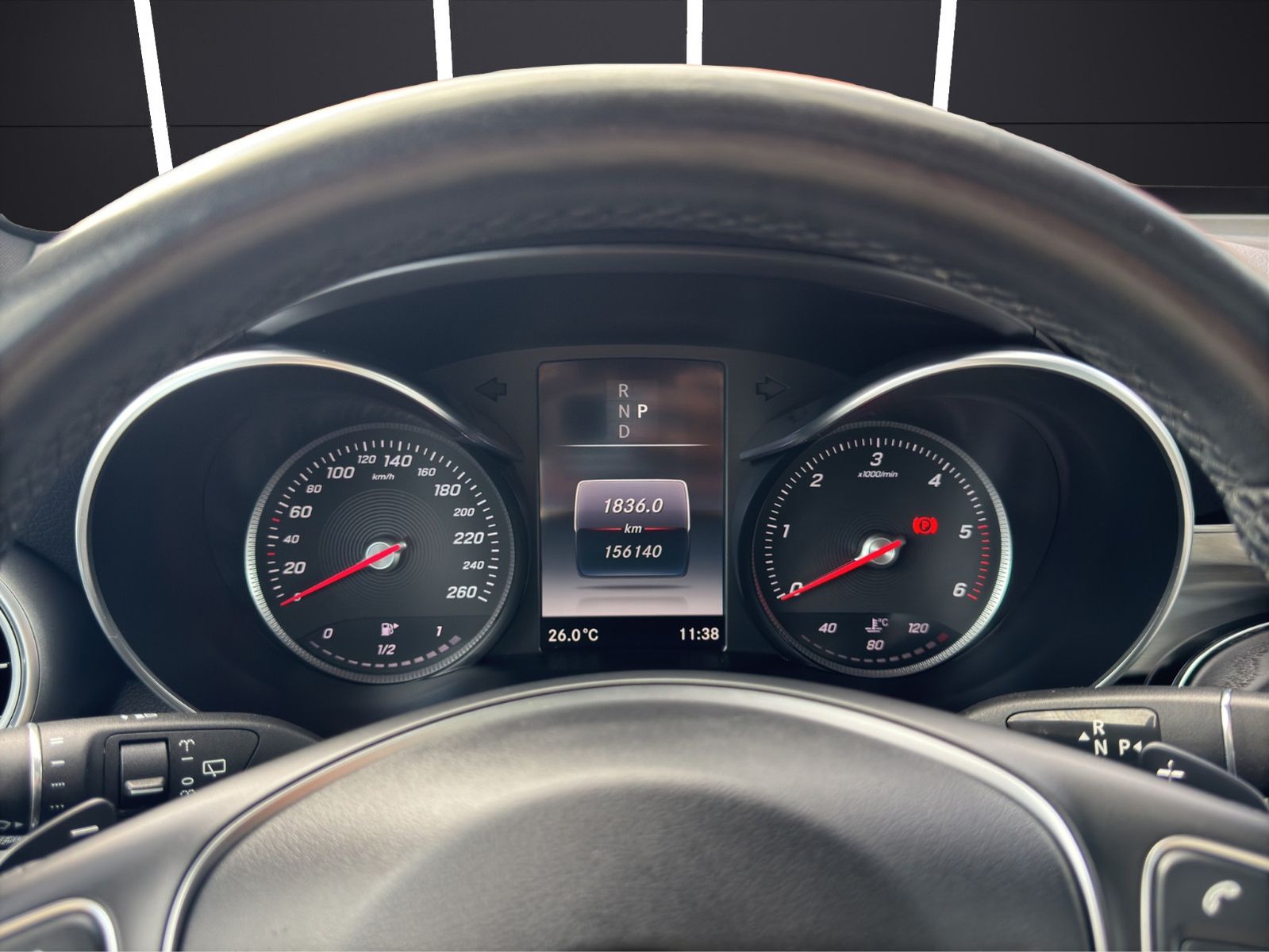 Fahrzeugabbildung Mercedes-Benz GLC 220 d 4Matic/AMG Line/Pano/ACC/Keyless Go