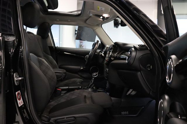 Fahrzeugabbildung MINI Mini Cooper 5-trg.|PANO|LED-RING|PDC|CHILI|BT