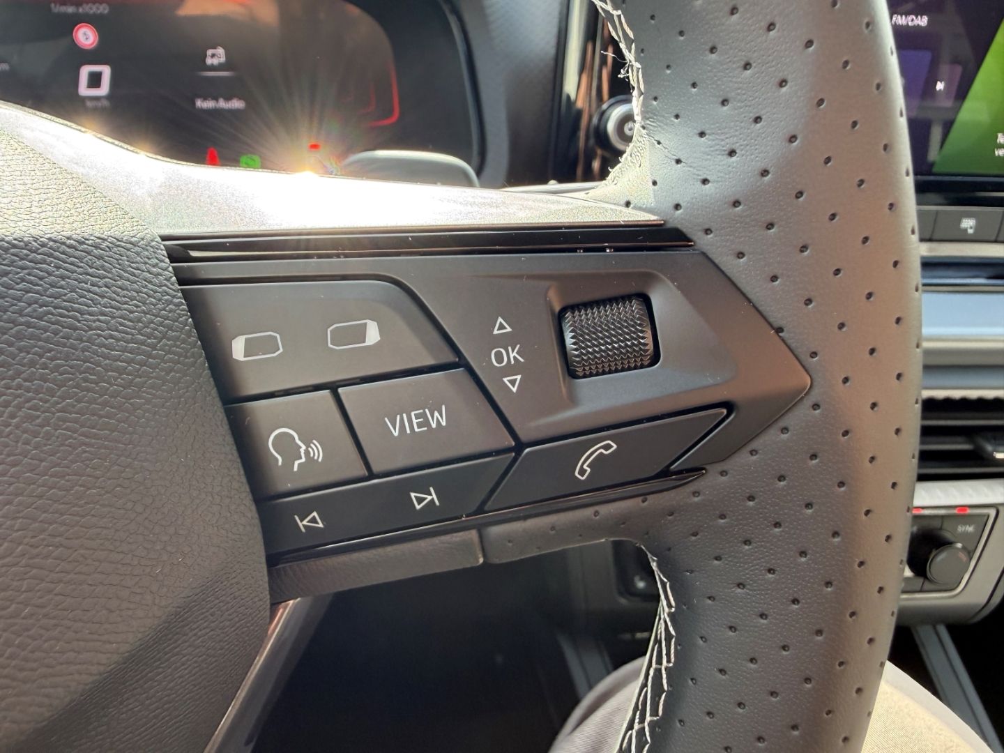 Fahrzeugabbildung SEAT Ibiza 1.0 TSI 85 kW FR DigiCo ACC LED ACC CarPla