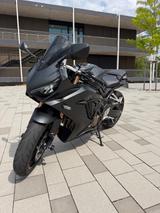 Honda CBR 650 R inkl. Ständer und Originalteile  - HONDA CBR 650