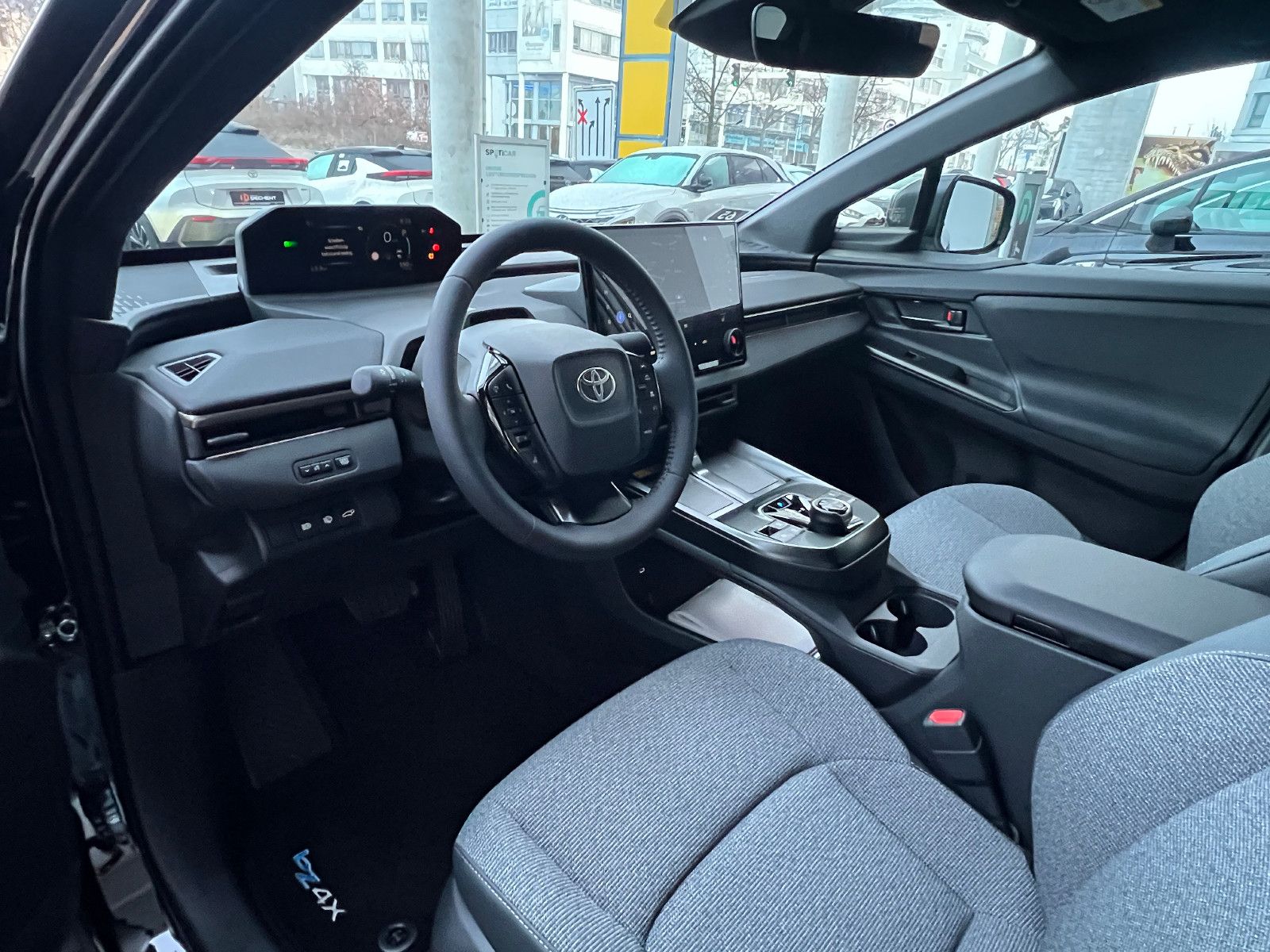 Fahrzeugabbildung Toyota BZ4X 73 kWh Teamplayer 360° KAMERA