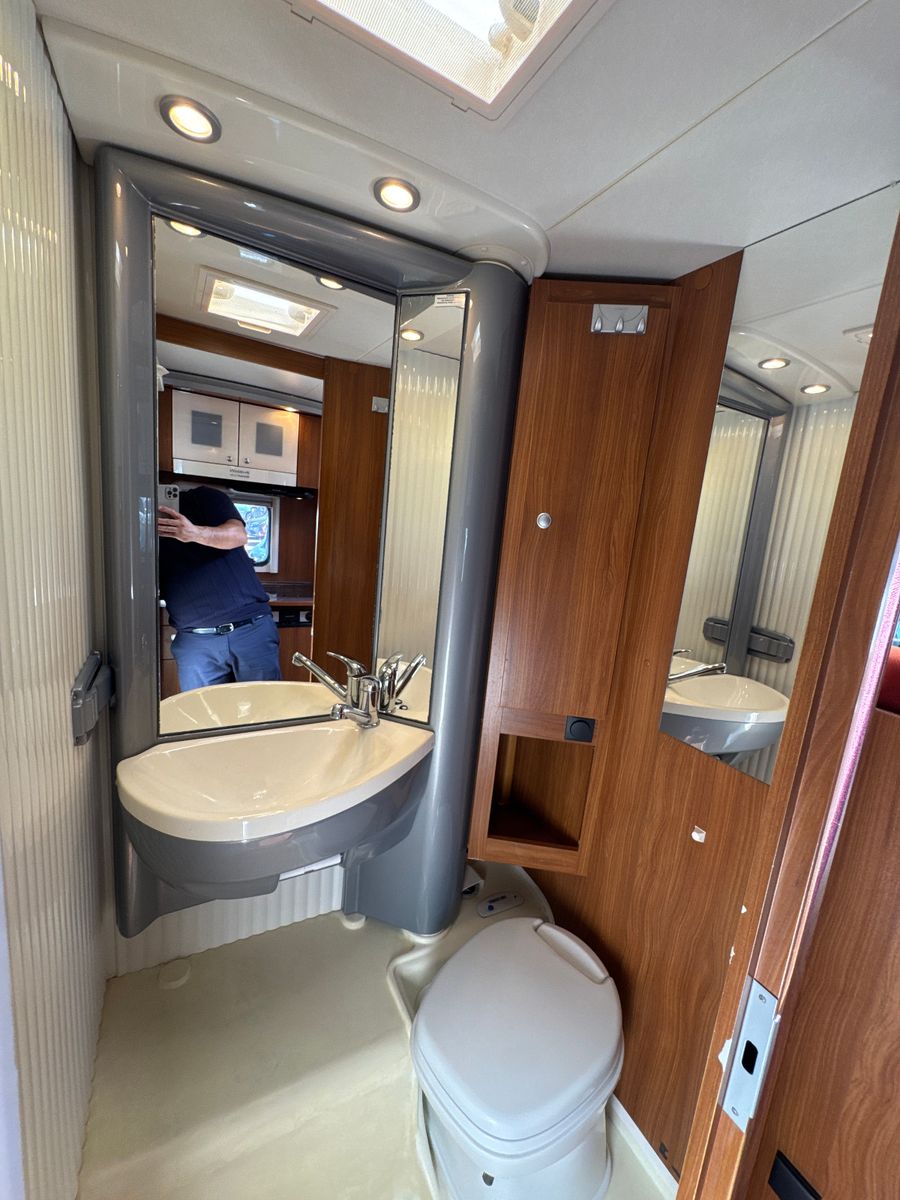 Fahrzeugabbildung Dethleffs GLOBEBUS T 004 FIAT KAMERA SAT TV LUFTFEDERUNG