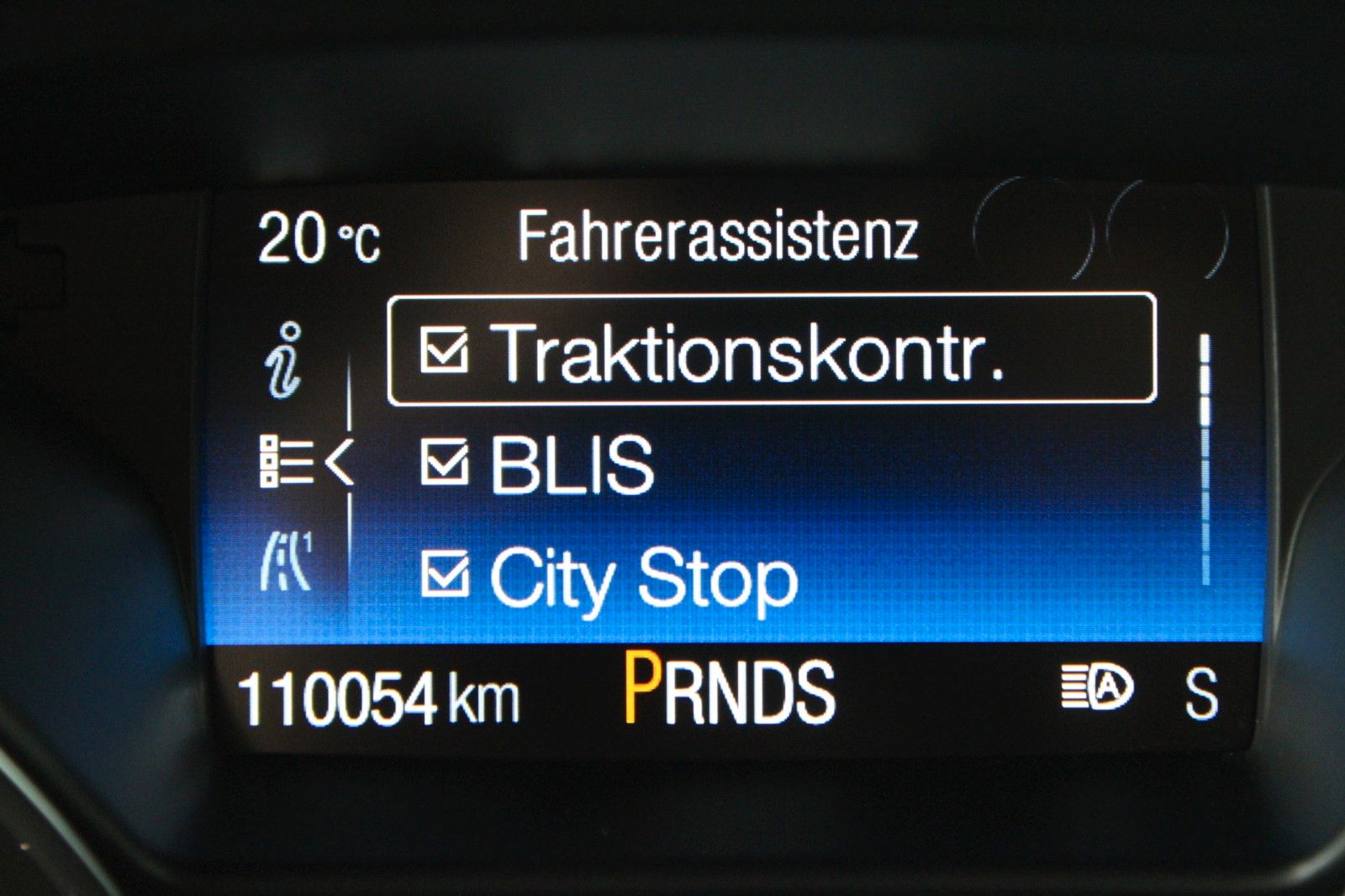 Fahrzeugabbildung Ford Kuga ST-Line Aut. 4x4 PANO CAM Xenon WinterPak.