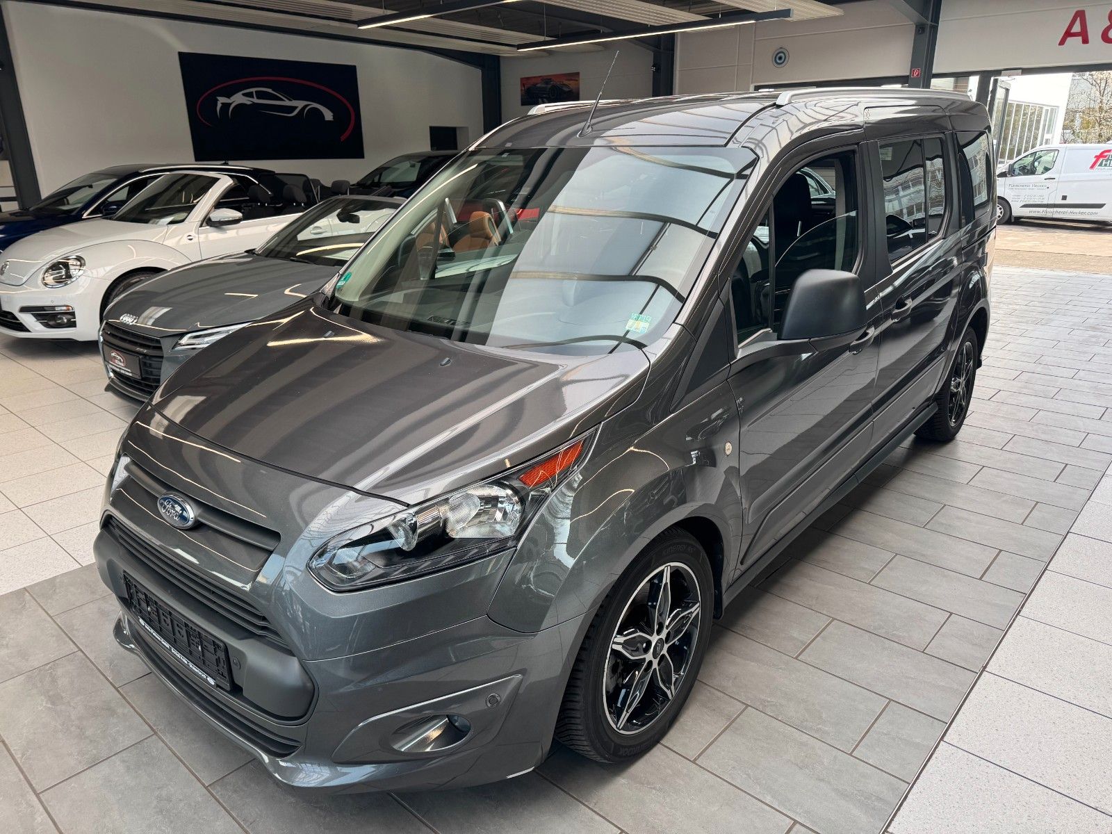 FORD Grand Tourneo