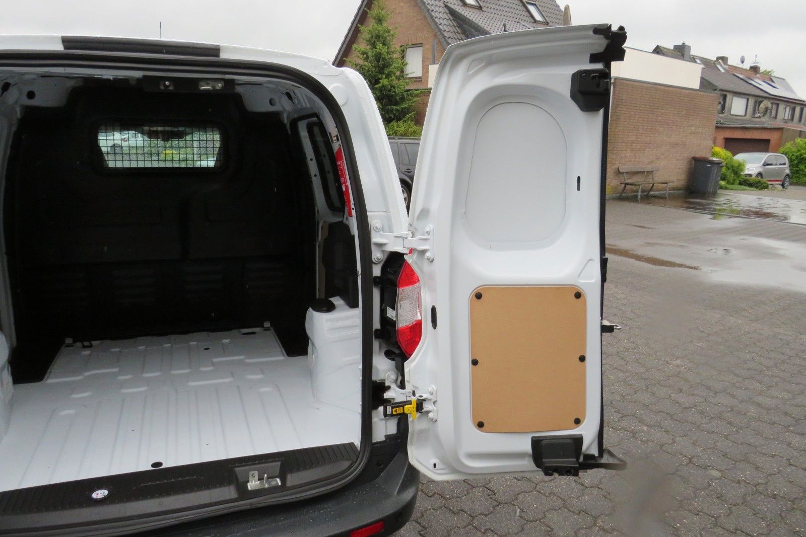 Fahrzeugabbildung Ford Transit Courier TREND NAVI SCHECKHEFT 1.HD