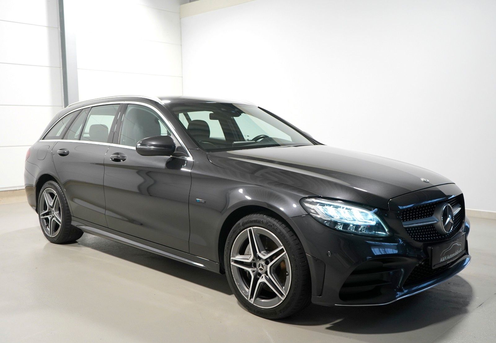MERCEDES-BENZ C 300 T de AMG Line *KAMERA*AHK*LED*LEDER*1.Hand