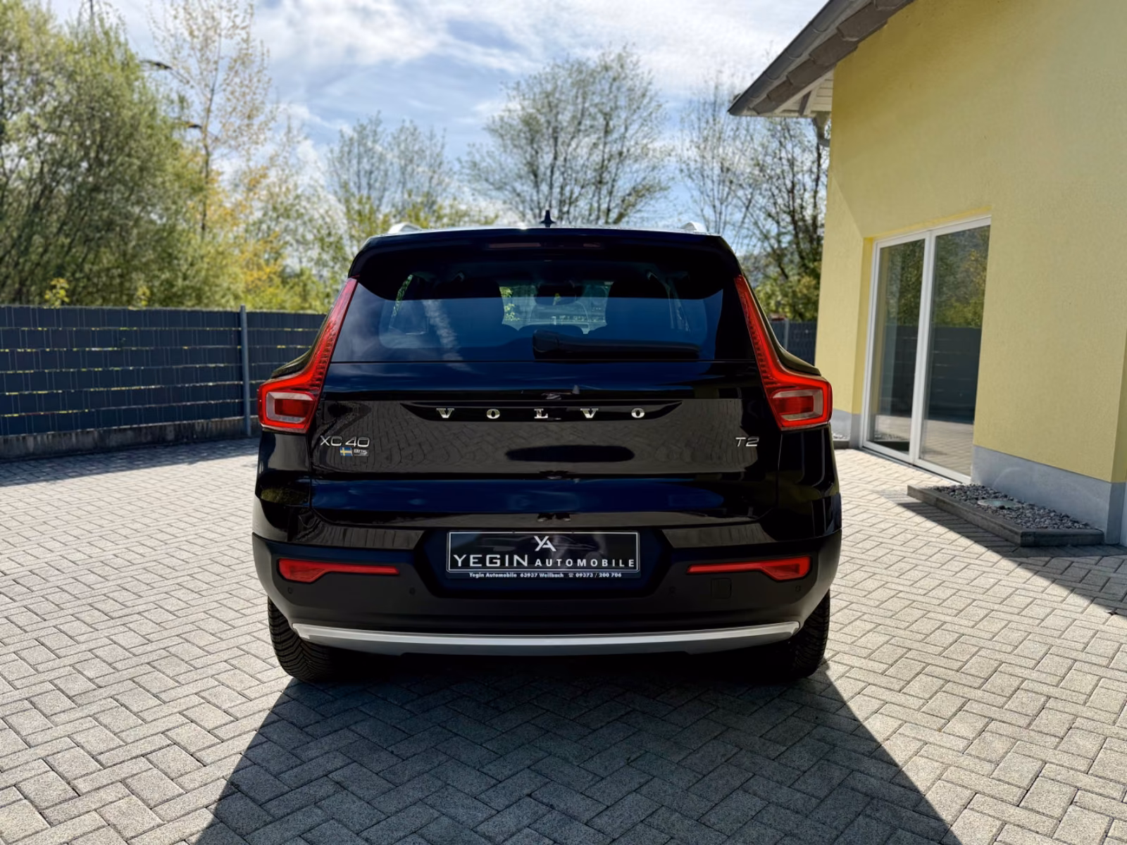 Volvo XC 40 Momentum Pro 2WD-LED-AHK-Kamera
