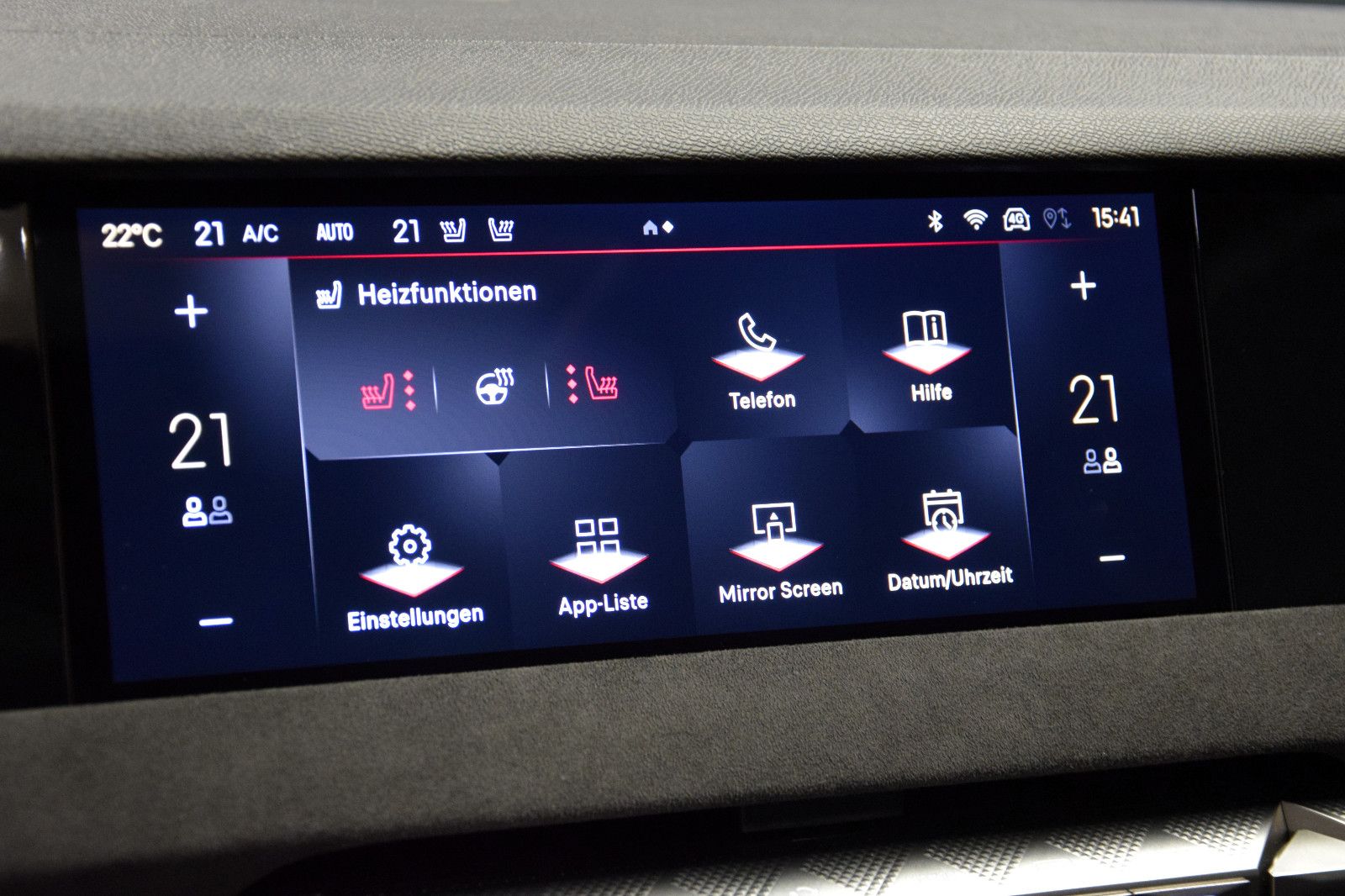 Fahrzeugabbildung DS Automobiles DS4 Performance Line Pano Sitzheizung