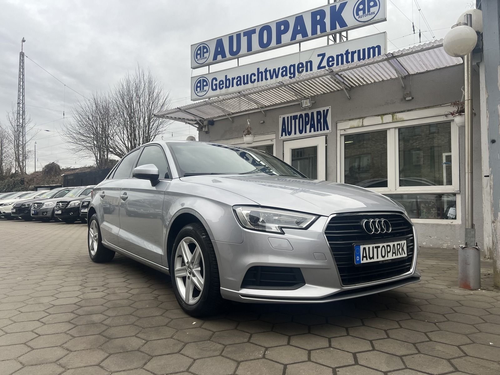 AUDI A3 1.0 TFSI Ambition*Navi*Xenon*PDC*92000 KM