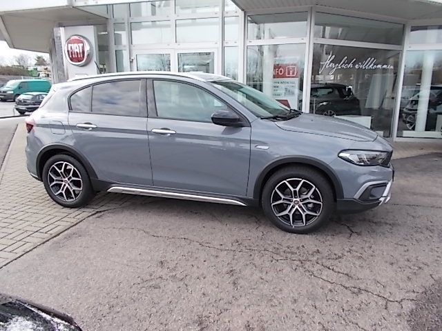 Fahrzeugabbildung Fiat Tipo Cross 1.0 + DAB + Klimaautomatik