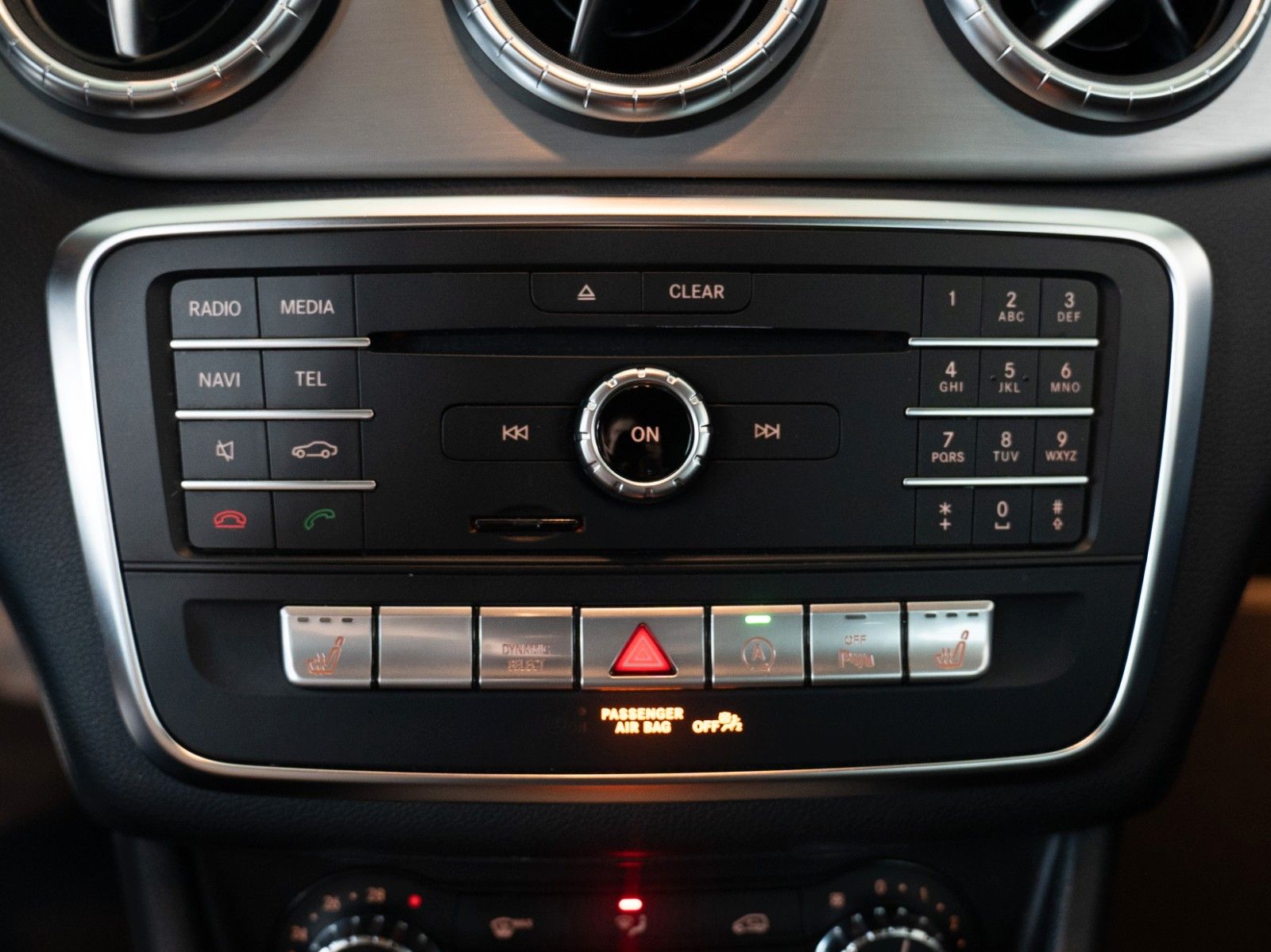 Fahrzeugabbildung Mercedes-Benz CLA 220 Shooting Brake AMG/4x4/AUTOM./KAMERA/LED