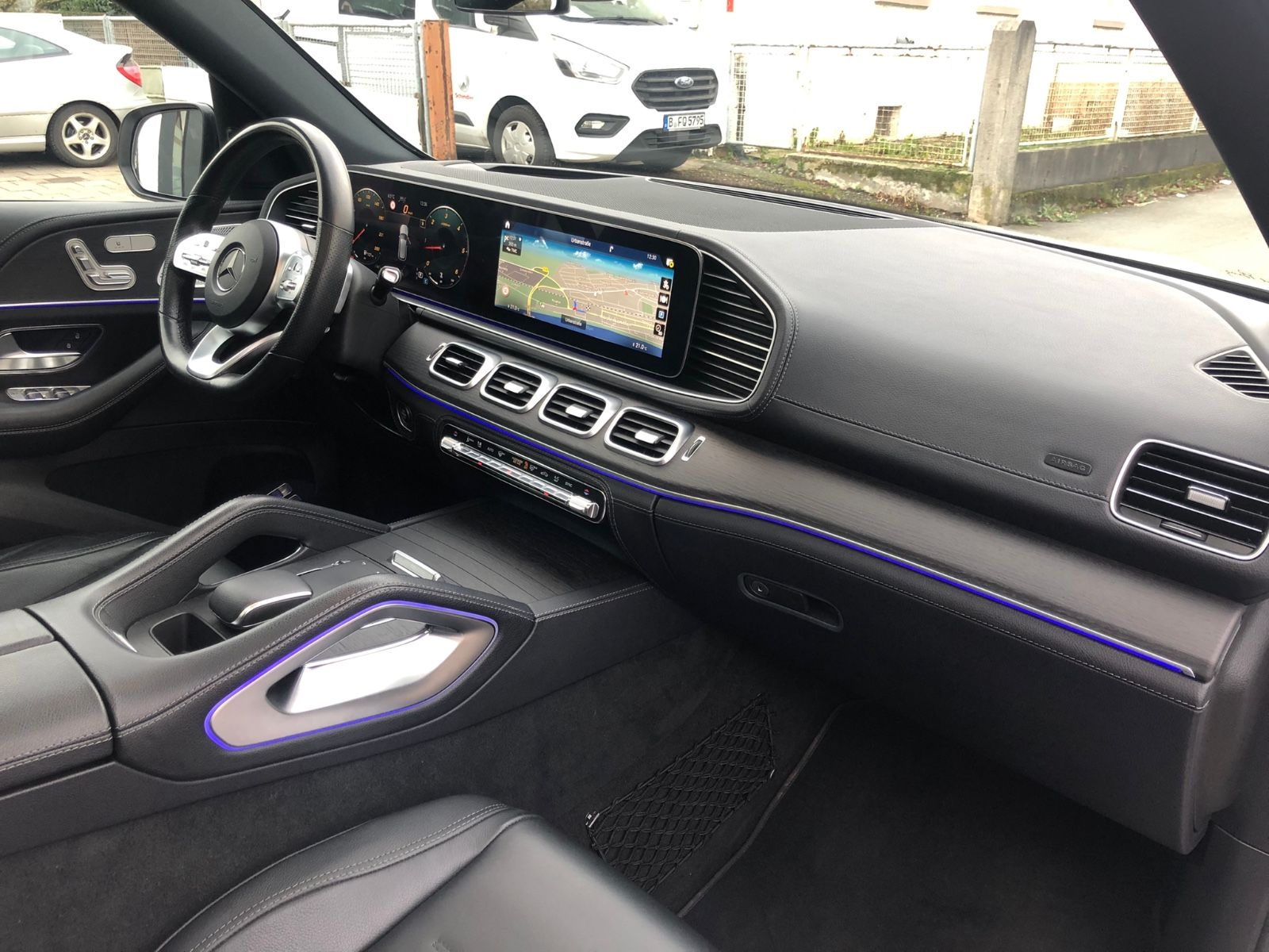 Fahrzeugabbildung Mercedes-Benz GLE 400d 4MATIC AMG Head-Up Burmester Pano 360°