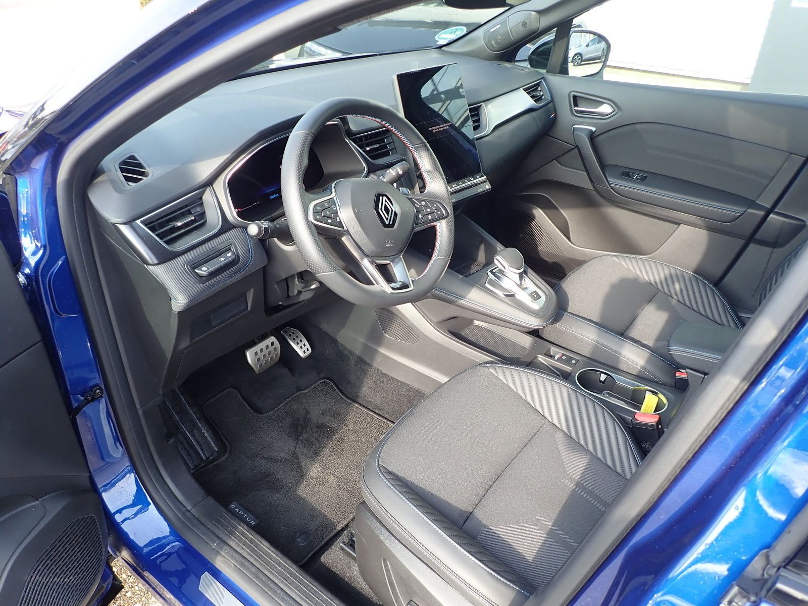 Fahrzeugabbildung Renault Captur Mild Hybrid 160 EDC ESPRIT ALPINE/NAVI/