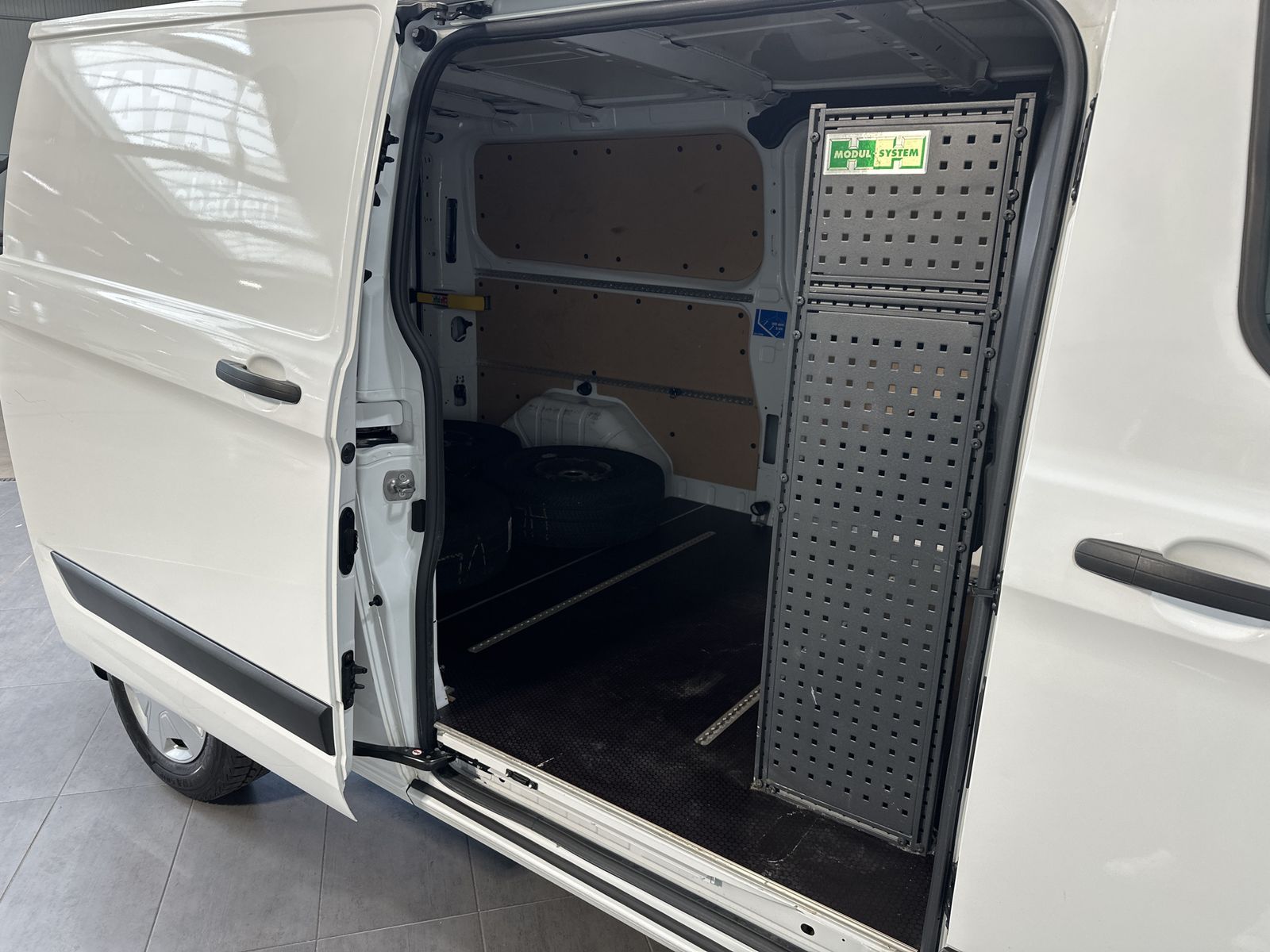 Fahrzeugabbildung Ford Transit Custom 300 L2H1 NAV+KLIMA+PDC+SHZ
