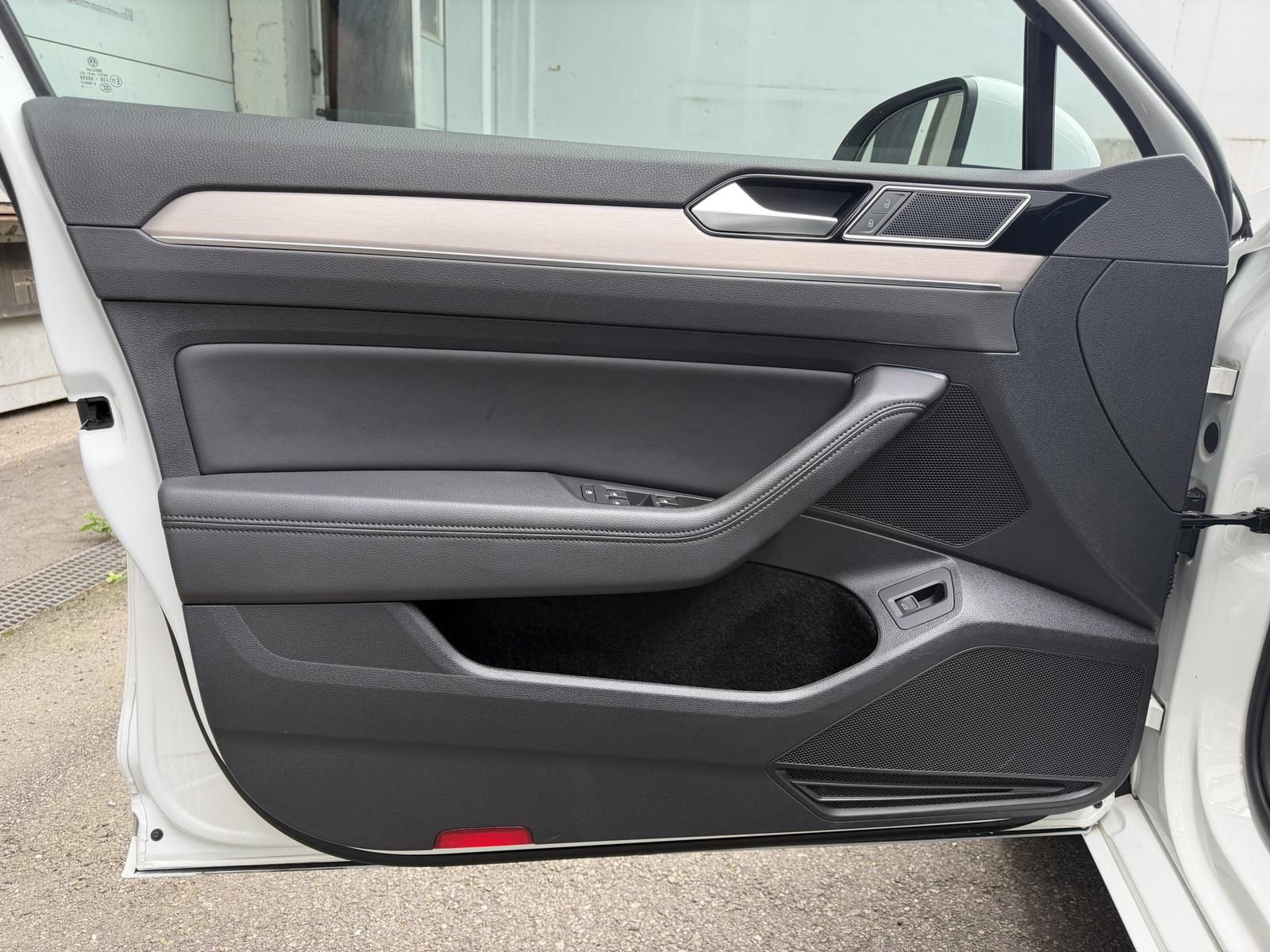 Volkswagen Passat Highline LED ACC Virtual Massage RüKamera