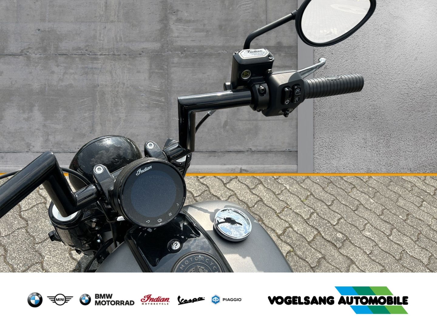 Fahrzeugabbildung Indian Chief Bobber Dark Horse, Blinkerumbau, Lenkerumb