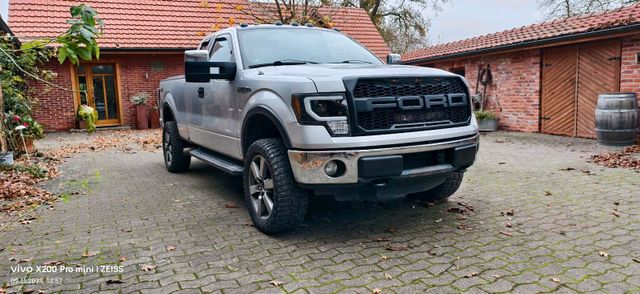 Ford f150 xlt SuperCap 4x4