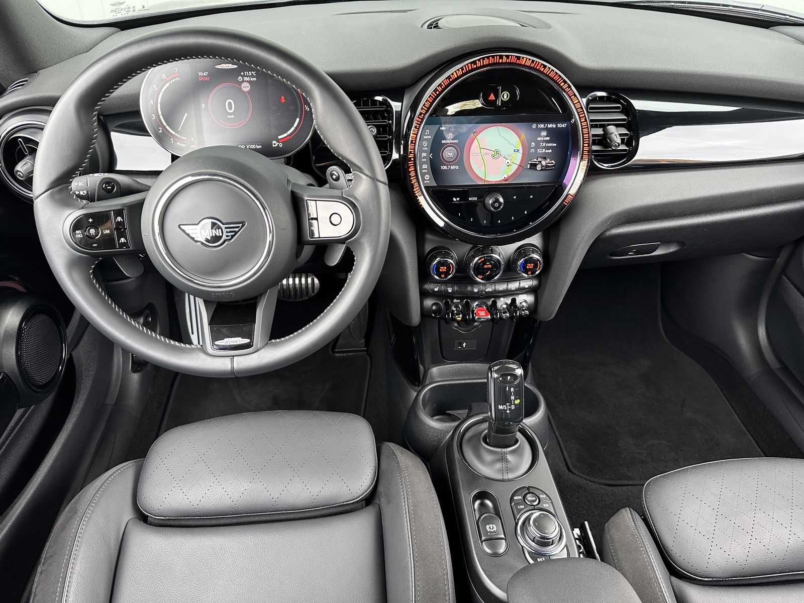 Fahrzeugabbildung MINI John Cooper Works Cabrio NAV+LED+VC+ACC+17ZO+PP
