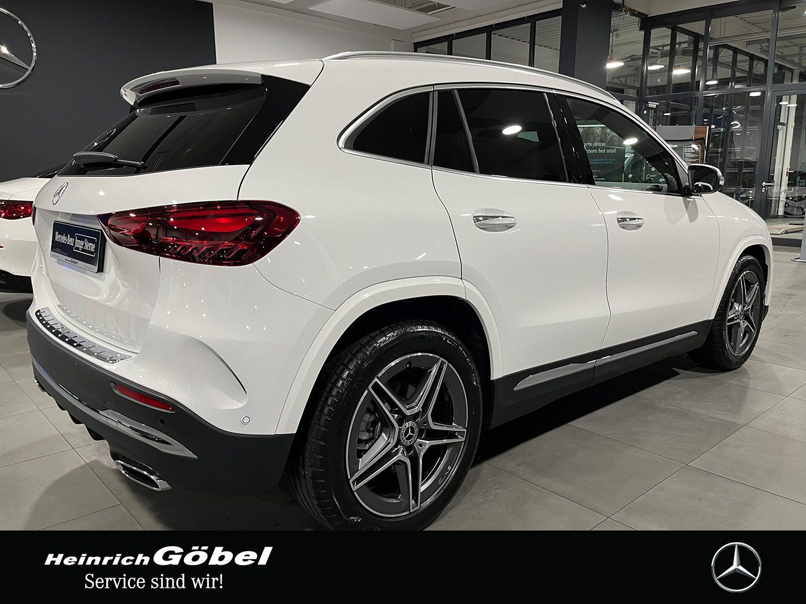 Fahrzeugabbildung Mercedes-Benz GLA 200 AMG+AMBIENTE+LED+KAMERA+WINTER.P+KEYLESS