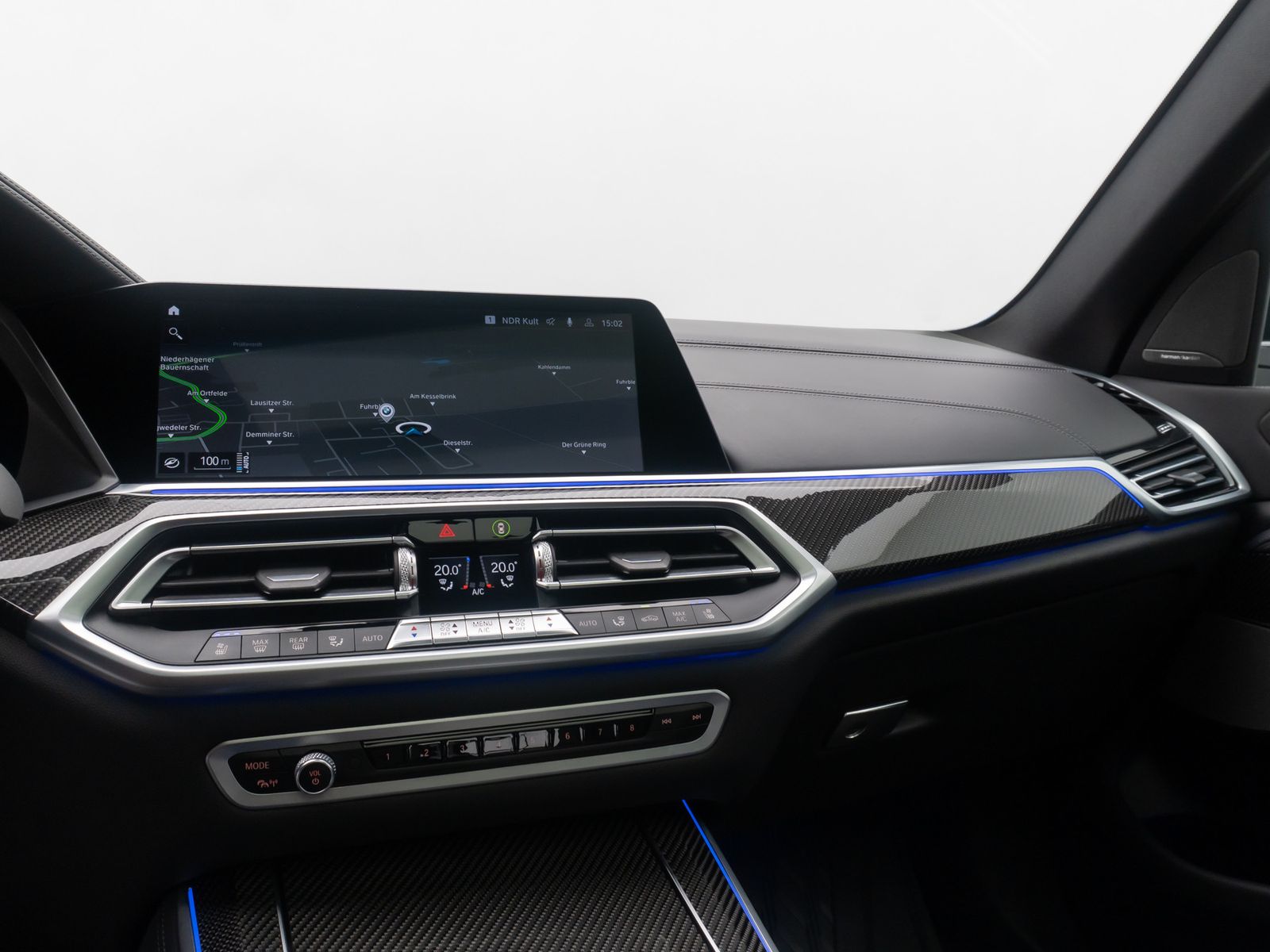 Fahrzeugabbildung BMW X5 M50i 360&deg; HUD Laser SoftCl DispKey Panorama