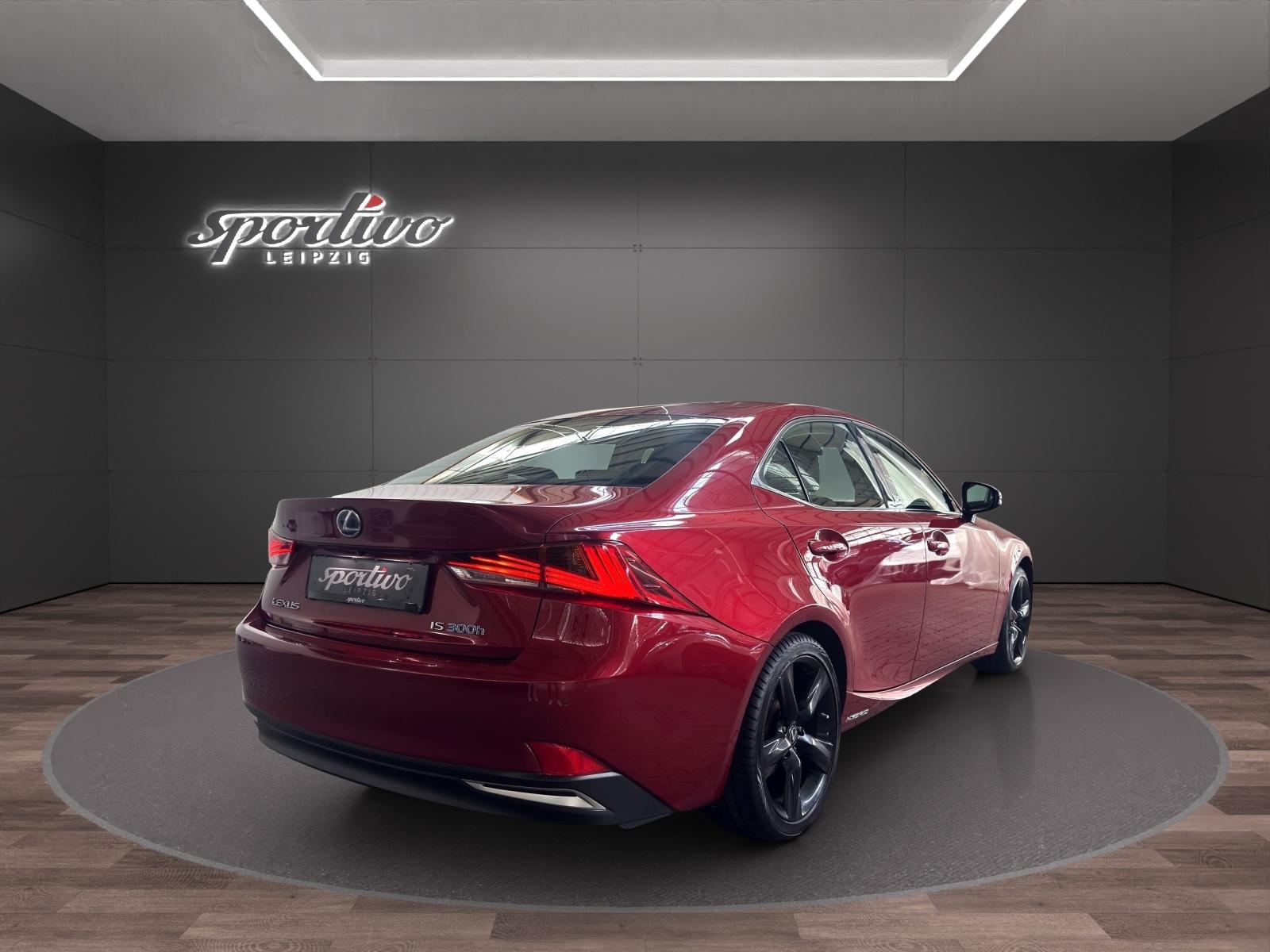 LEXUS IS 300H 2.5 HYBRIDE 181ch - GPS - PHARES LED - SIÈGES CHAUFFANTS - ANGLE MORT