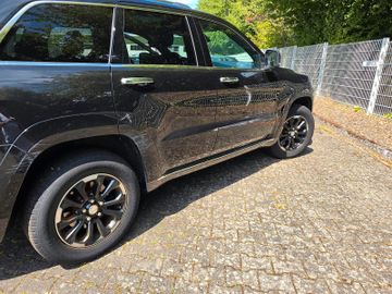 Jeep Grand Cherokee - 11