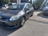 Toyota Auris Team - Toyota Auris mit Benzin-Antrieb: Team
