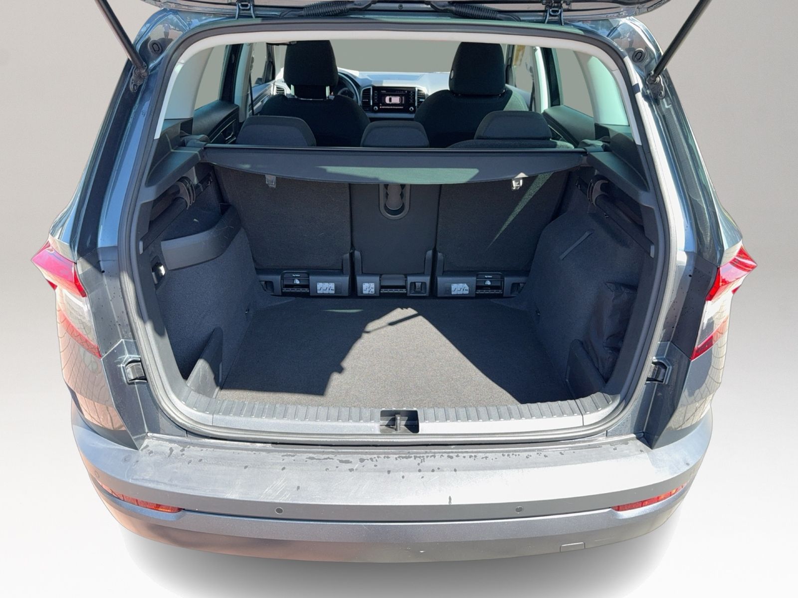 Karoq 2.0 TDI Style 4x4, AHK, LED, 19" Alu, Busi
