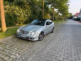 Mercedes-Benz Mercedes C350 *PANO*LEDER*XENON*SITZH - gebrauchte Mercedes-Benz C 350 aus dem Jahr 2005
