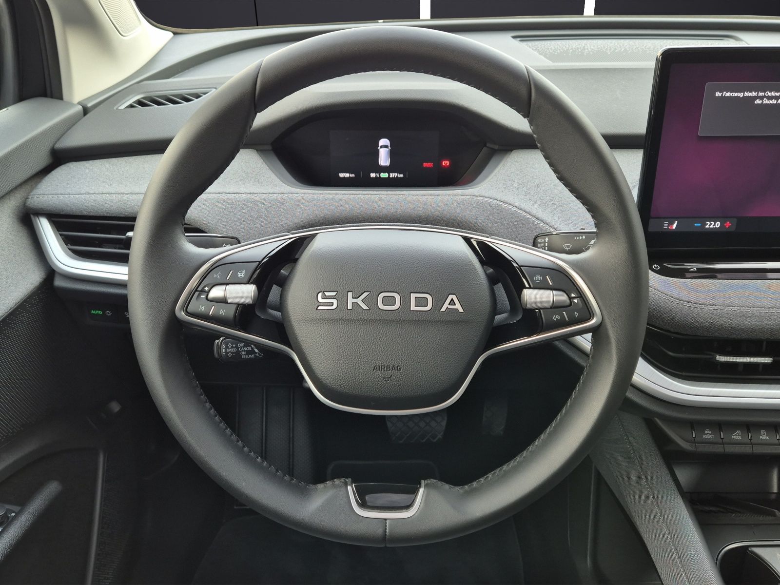 Fahrzeugabbildung SKODA Enyaq Coupé 85 Loft Matrix AHK WäPu Navi Pano AC