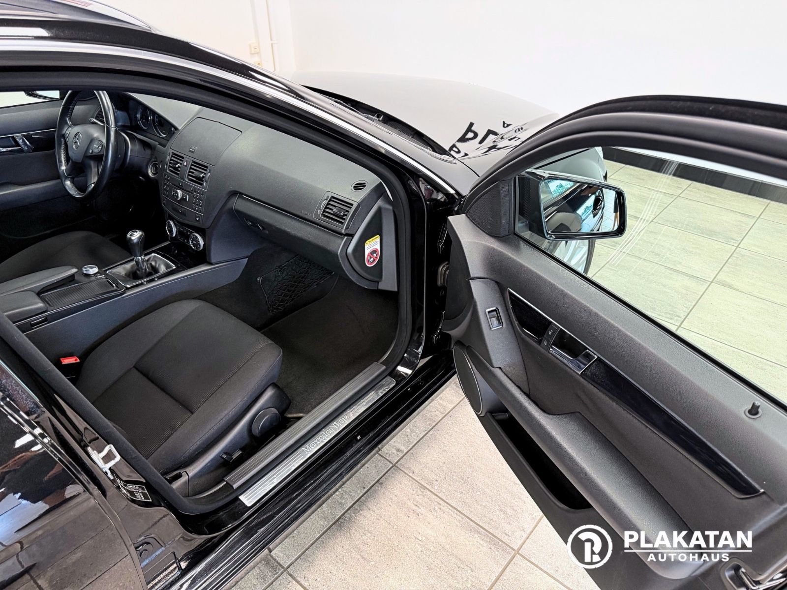 Fahrzeugabbildung Mercedes-Benz C 180 CDI T-Model Bi-Xenon AHK MB-Service EXPORT