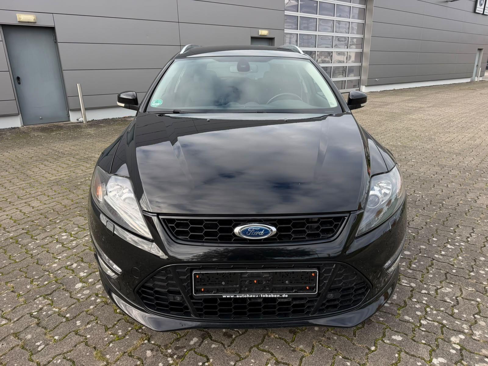 Ford Mondeo 2012 — rear view