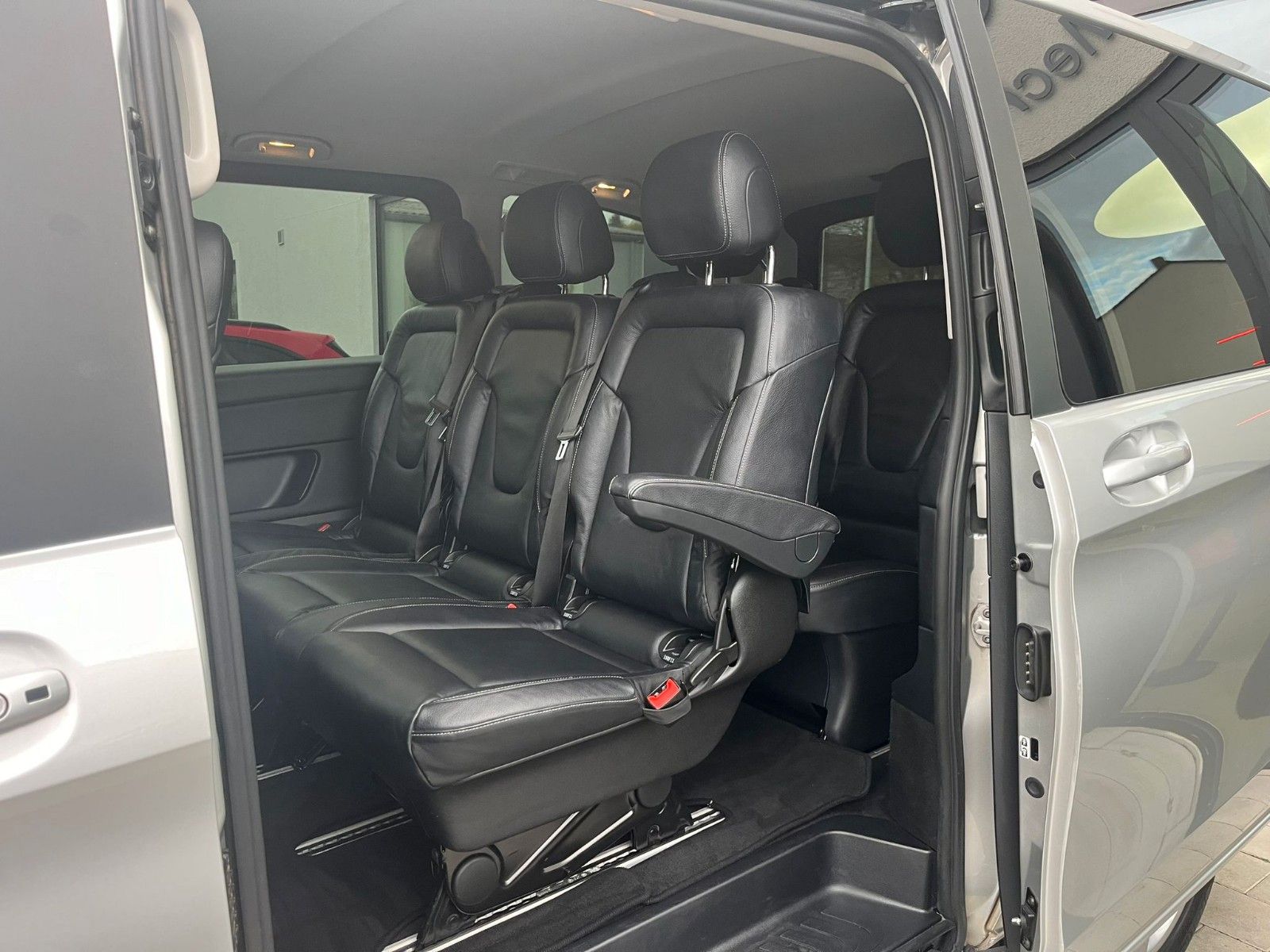 Fahrzeugabbildung Mercedes-Benz V 250 CDI Edition 4Matic Bluetec Kompakt