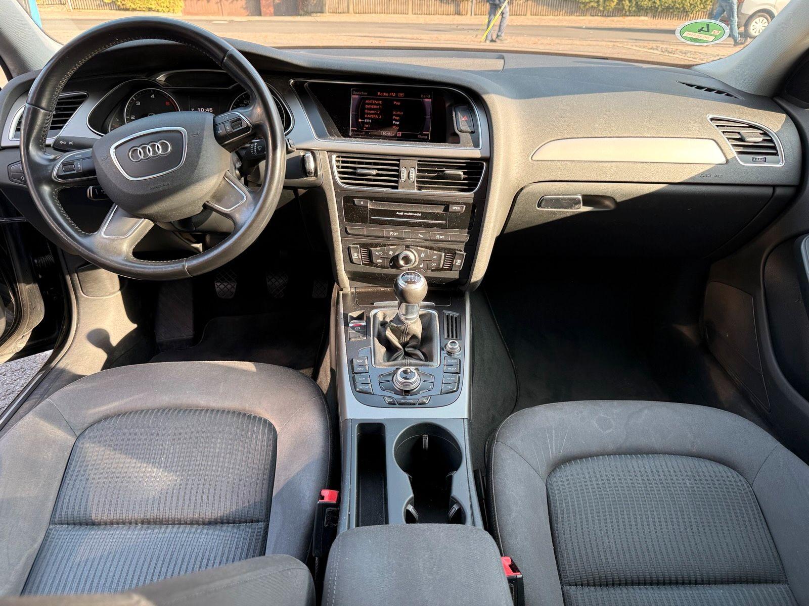 Audi A4 2012 — photo 9