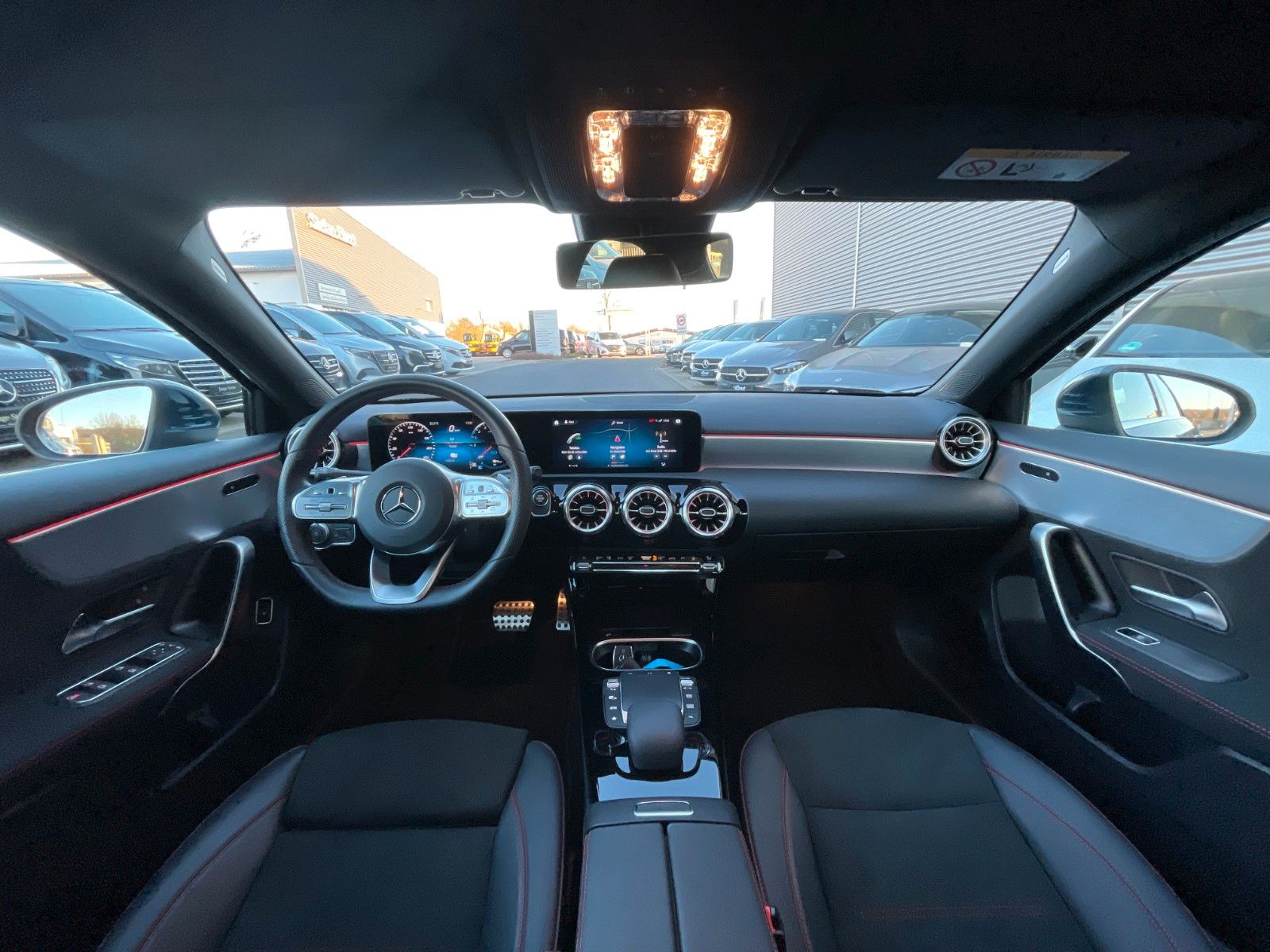 Fahrzeugabbildung Mercedes-Benz A 250e Limo+AMG+Ambiente+RFK+19Zoll+MBUX+LED+