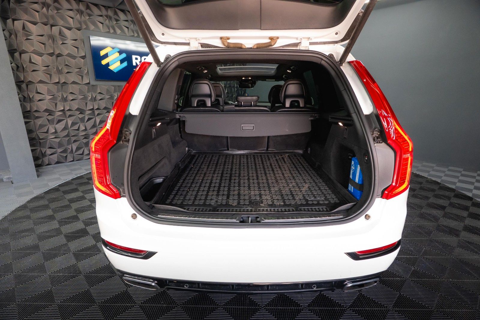 Fahrzeugabbildung Volvo XC90 R Design AWD Night-Paket | ACC | PANO | LED