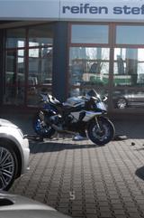 Yamaha YZF-R1M RN 32 - YAMAHA MOTORRAD