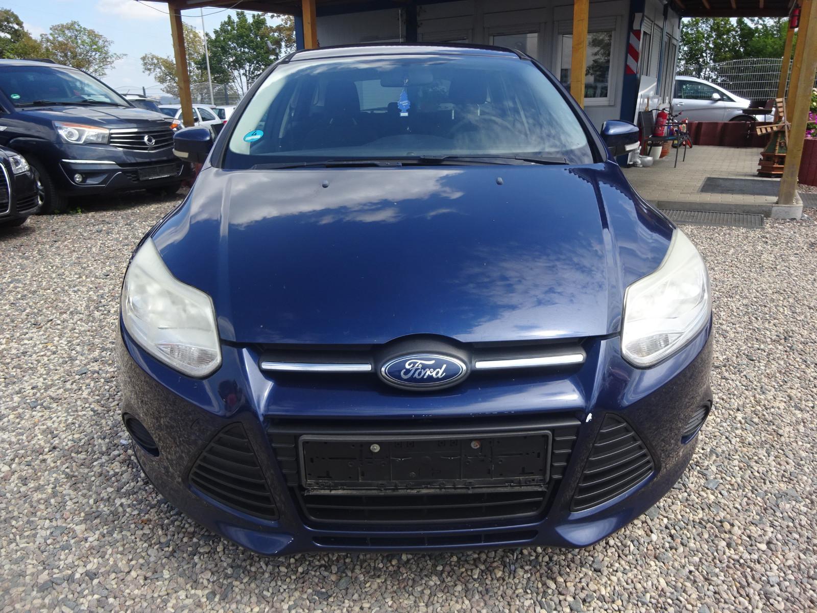 Ford Focus 2012 — вигляд ззаду