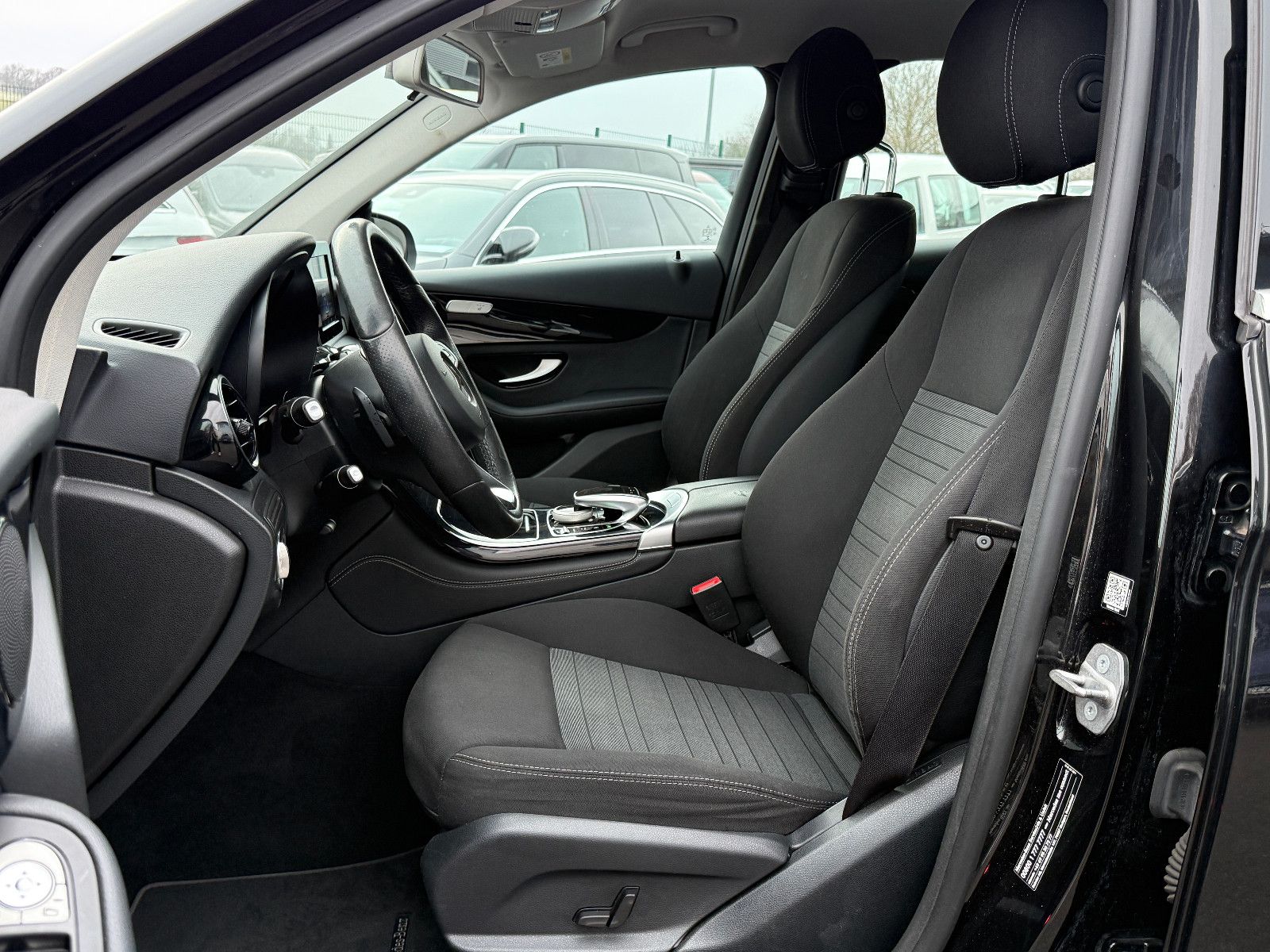 Fahrzeugabbildung Mercedes-Benz GLC 220d 4Matic 9G Exclusive GRA Nav LED SHZ PDC