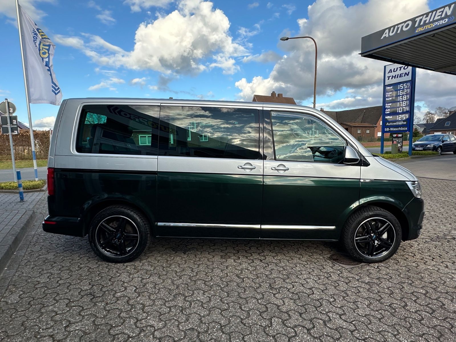 Fahrzeugabbildung Volkswagen T6 Multivan 2.0 TDI 4M Highline Standhzg/AHK/LED