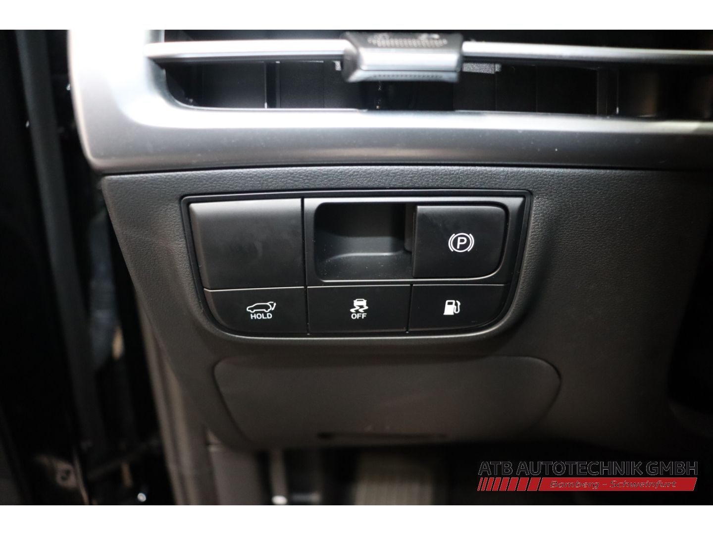 Fahrzeugabbildung Hyundai Tucson Trend 1.6 T-GDI PHEV 99,3% SOH 6-AT 4WD N