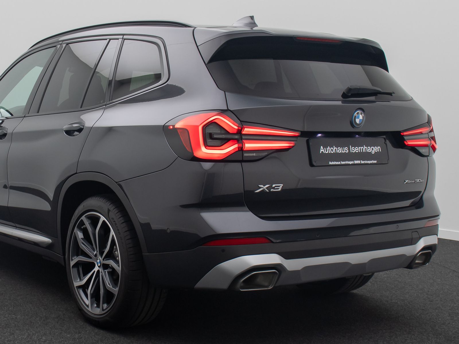 Fahrzeugabbildung BMW X3 xD30e Panorama 360&deg;HUD DAB HiFi AHK Komfort