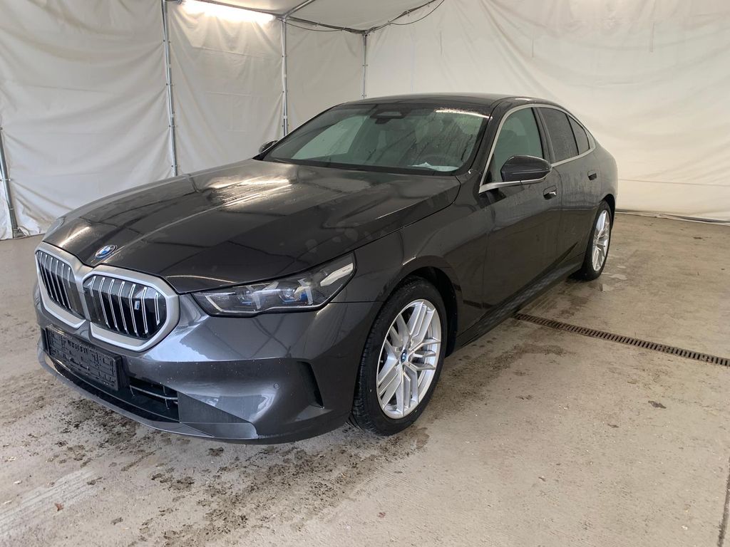 BMW i5