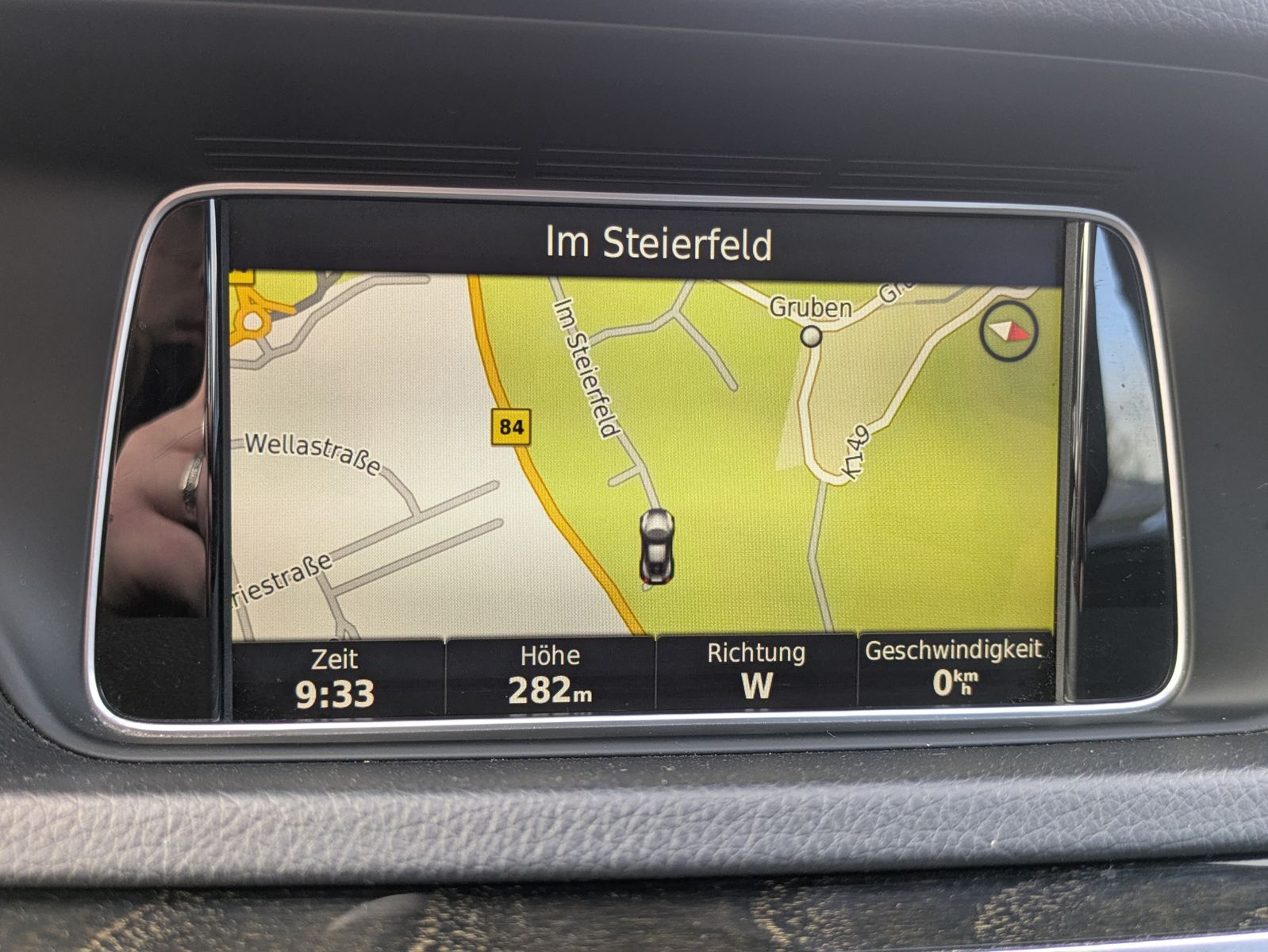 Fahrzeugabbildung Mercedes-Benz E 220 Avantgarde LED*AHK*KAMERA*TEMP*NAVI*SHZ
