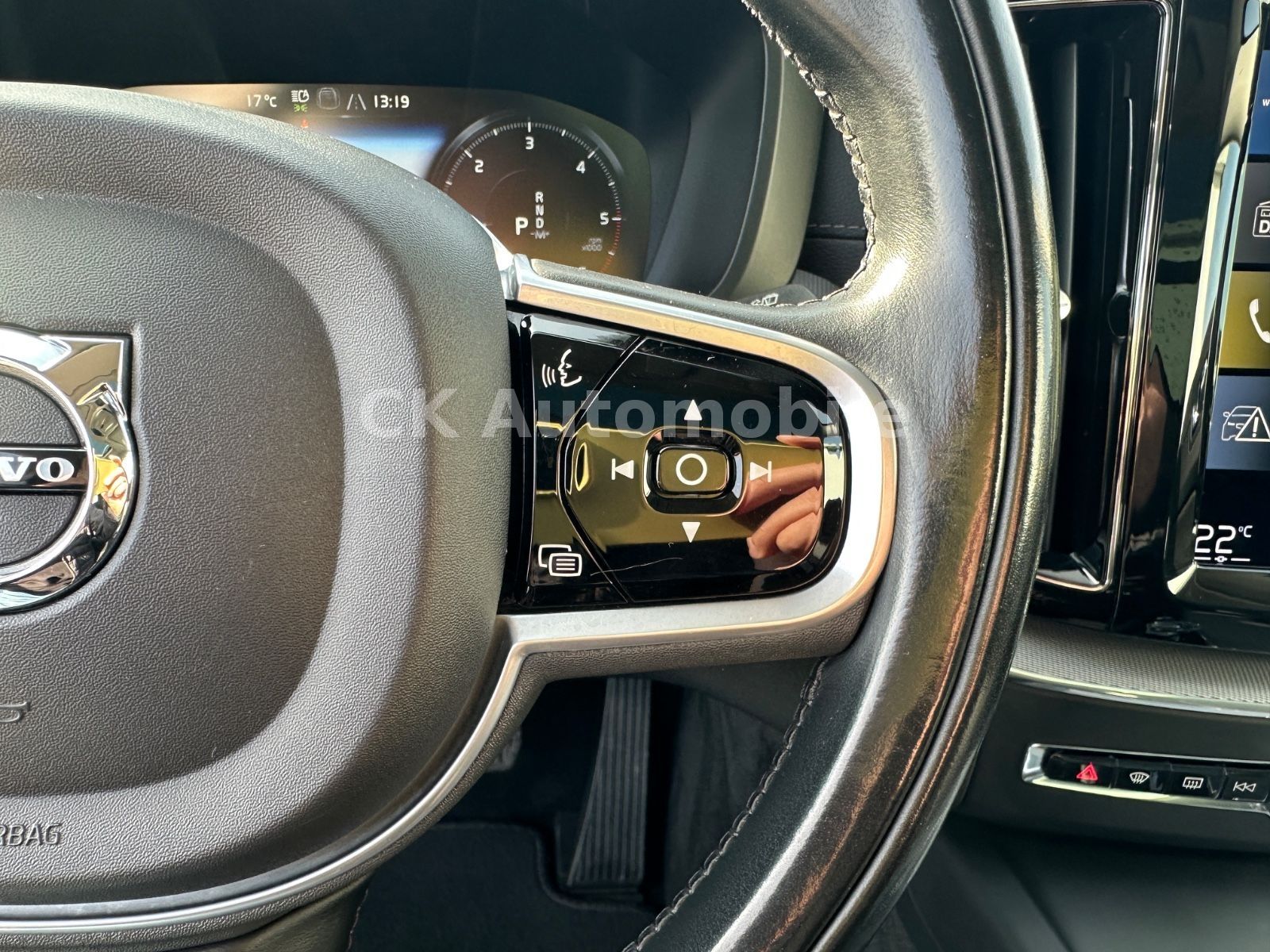 Fahrzeugabbildung Volvo XC60 B4 Inscription 2WD/Leder/Pano/LED/BLIS/360°