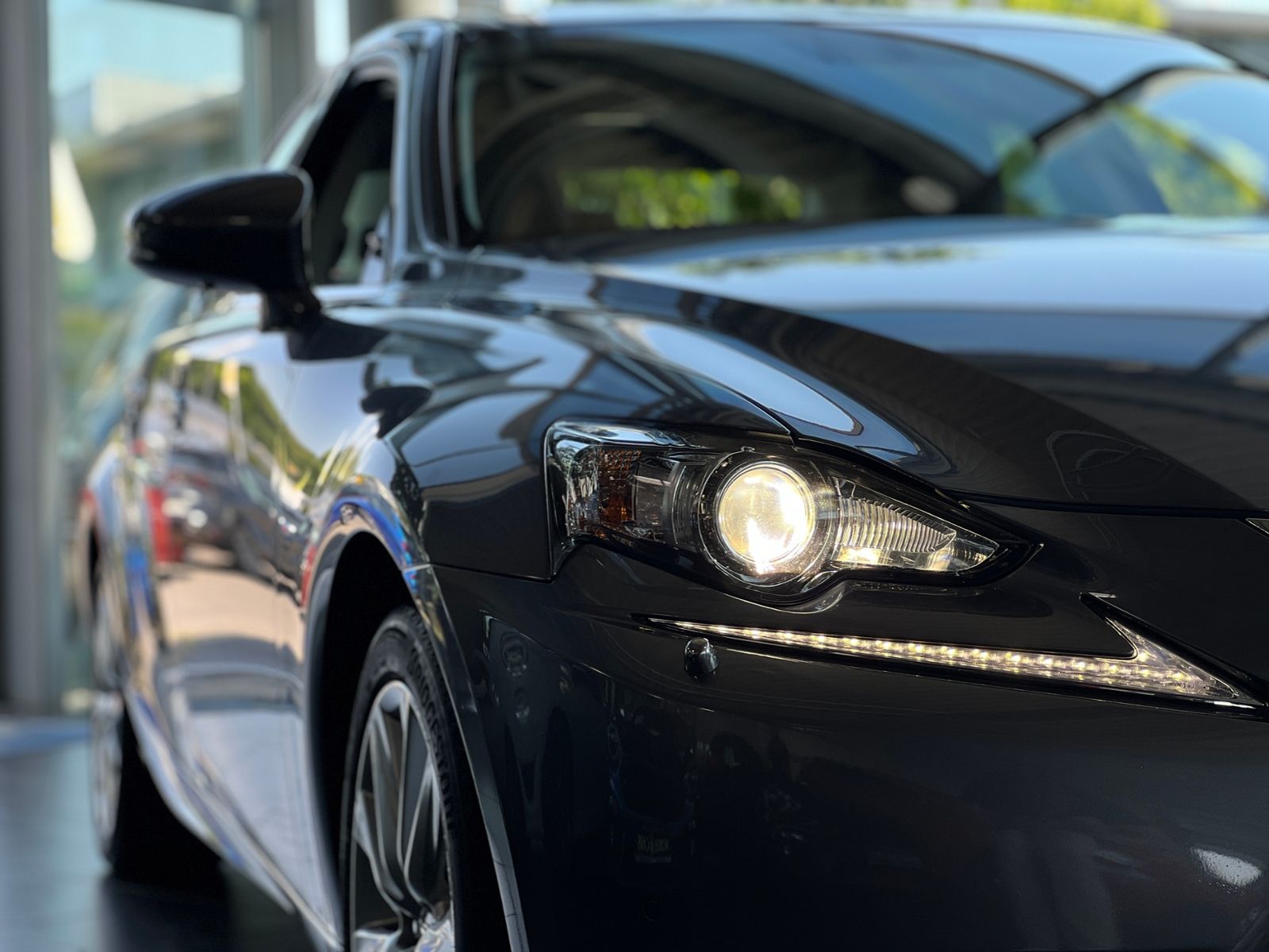 Fahrzeugabbildung Lexus IS 300h Executive Line LED NAV SHZ