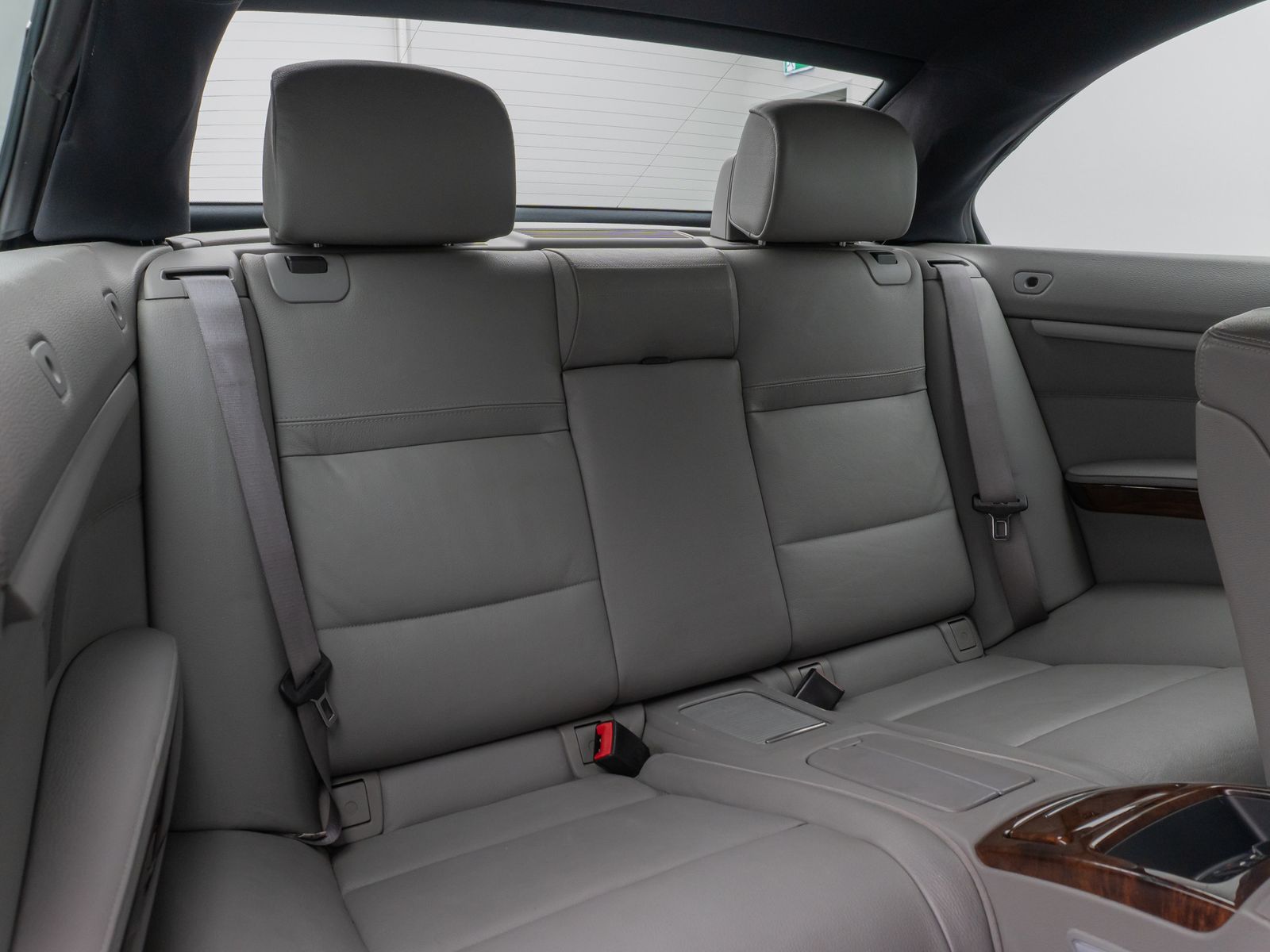 Fahrzeugabbildung BMW 320i Cabrio PDC Navi Sitzhzg Xenon 8fach Sport